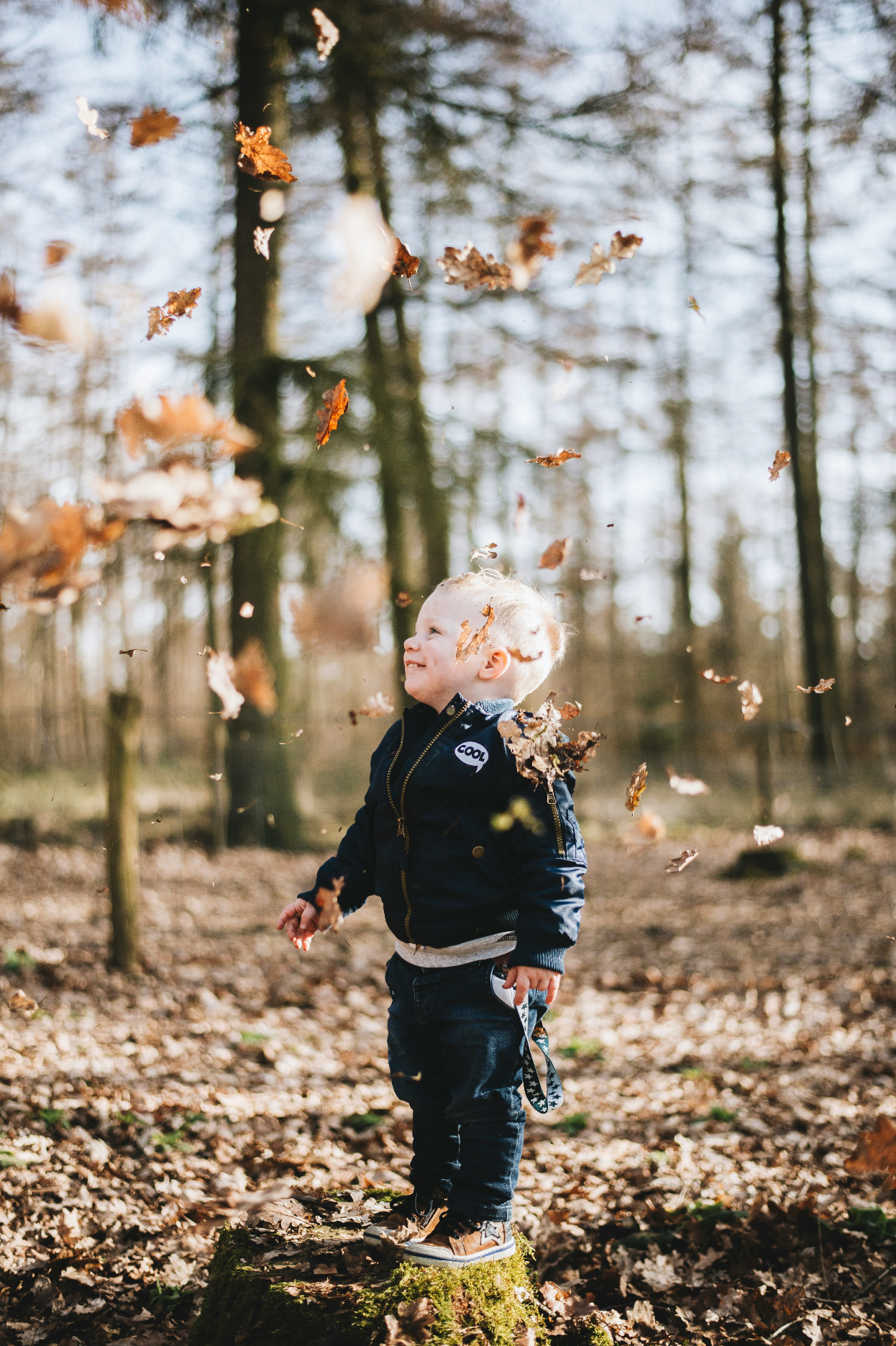 Unterwegs im Herbst: Spurenlesen und Spielen in der Natur